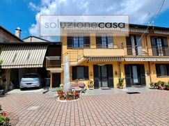 Casa Bi/Trifamiliare in Residenziale