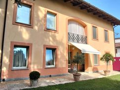 Casa Bi/Trifamiliare in Residenziale