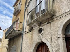 Casa Bi/Trifamiliare in Residenziale