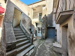 Casa Bi/Trifamiliare in Residenziale