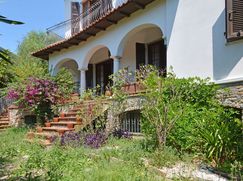 Casa Bi/Trifamiliare in Residenziale