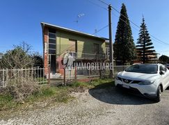 Casa Bi/Trifamiliare in Residenziale