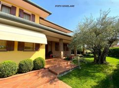 Casa Bi/Trifamiliare in Residenziale