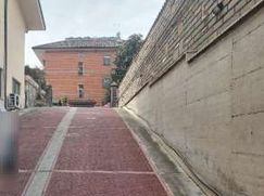 Negozio/Locale commerciale in Commerciale