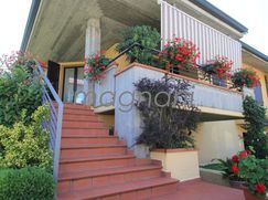 Casa Bi/Trifamiliare in Residenziale