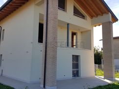 Casa Bi/Trifamiliare in Residenziale