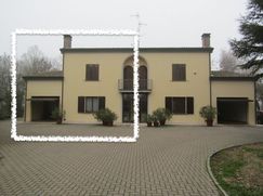Casa Bi/Trifamiliare in Residenziale
