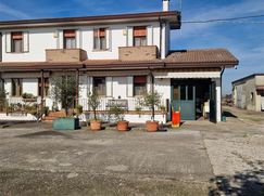 Casa Bi/Trifamiliare in Residenziale