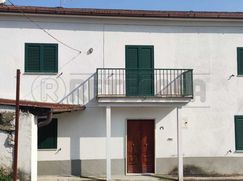 Casa Bi/Trifamiliare in Residenziale
