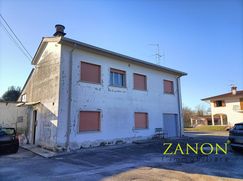 Casa Bi/Trifamiliare in Residenziale