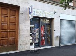 Attività/Licenza (con o senza mura) in Commerciale