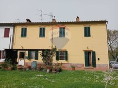 Casa Bi/Trifamiliare in Residenziale
