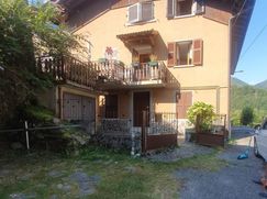 Casa Bi/Trifamiliare in Residenziale