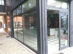 Negozio/Locale commerciale in Commerciale