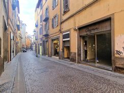 Negozio/Locale commerciale in Commerciale