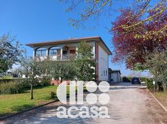 Casa Bi/Trifamiliare in Residenziale