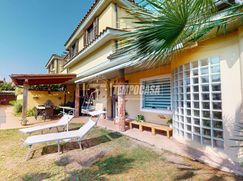 Casa Bi/Trifamiliare in Residenziale