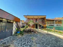 Casa Bi/Trifamiliare in Residenziale