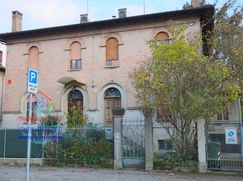 Casa Bi/Trifamiliare in Residenziale