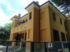 Casa Bi/Trifamiliare in Residenziale
