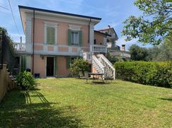 Casa Bi/Trifamiliare in Residenziale
