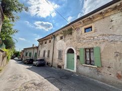 Casa Bi/Trifamiliare in Residenziale