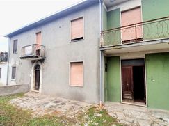 Casa Bi/Trifamiliare in Residenziale