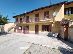 Casa Bi/Trifamiliare in Residenziale