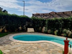 Casa Bi/Trifamiliare in Residenziale