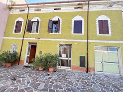 Casa Bi/Trifamiliare in Residenziale
