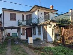 Casa Bi/Trifamiliare in Residenziale