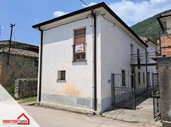 Casa Bi/Trifamiliare in Residenziale