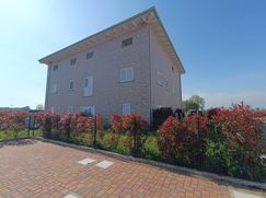Casa Bi/Trifamiliare in Residenziale