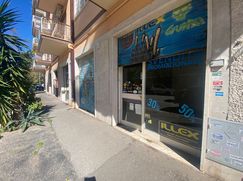 Negozio/Locale commerciale in Commerciale