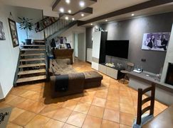 Casa Bi/Trifamiliare in Residenziale