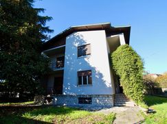Casa Bi/Trifamiliare in Residenziale