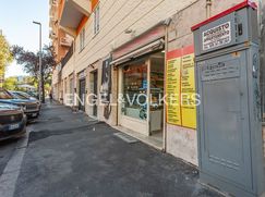 Negozio/Locale commerciale in Commerciale