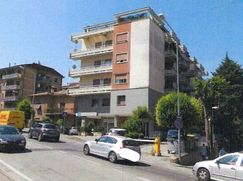Negozio/Locale commerciale in Commerciale