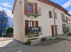 Casa Bi/Trifamiliare in Residenziale