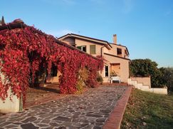 Casa Bi/Trifamiliare in Residenziale