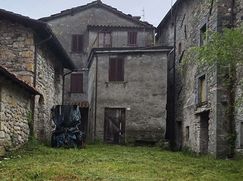 Casa Bi/Trifamiliare in Residenziale
