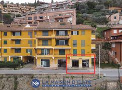 Negozio/Locale commerciale in Commerciale