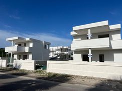 Casa Bi/Trifamiliare in Residenziale