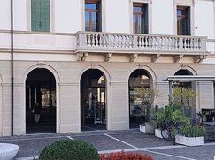 Negozio/Locale commerciale in Commerciale