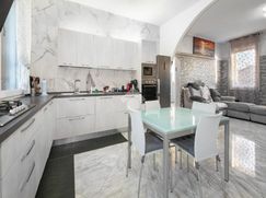 Casa Bi/Trifamiliare in Residenziale