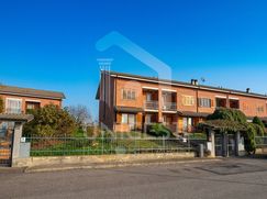 Casa Bi/Trifamiliare in Residenziale