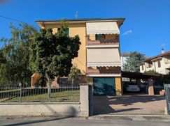 Casa Bi/Trifamiliare in Residenziale
