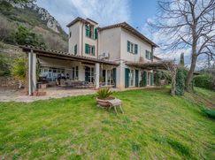 Casa Bi/Trifamiliare in Residenziale
