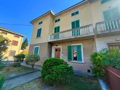 Casa Bi/Trifamiliare in Residenziale