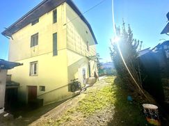 Casa Bi/Trifamiliare in Residenziale
